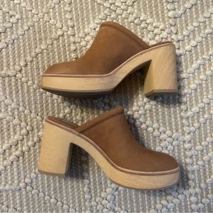 NEVER WORN Dolce Vita heels